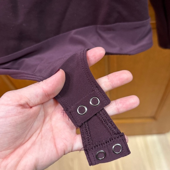 Express Women’s Dark Maroon One Sleeve Bodysuit Size Small - Picture 8 of 9